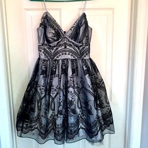 Silver sparkly lace dress 🖤🩶